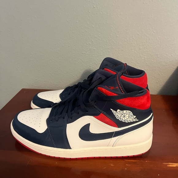 Nike Men\'s Red, Blue, and White Sneakers Air Jordan 1 mid SE